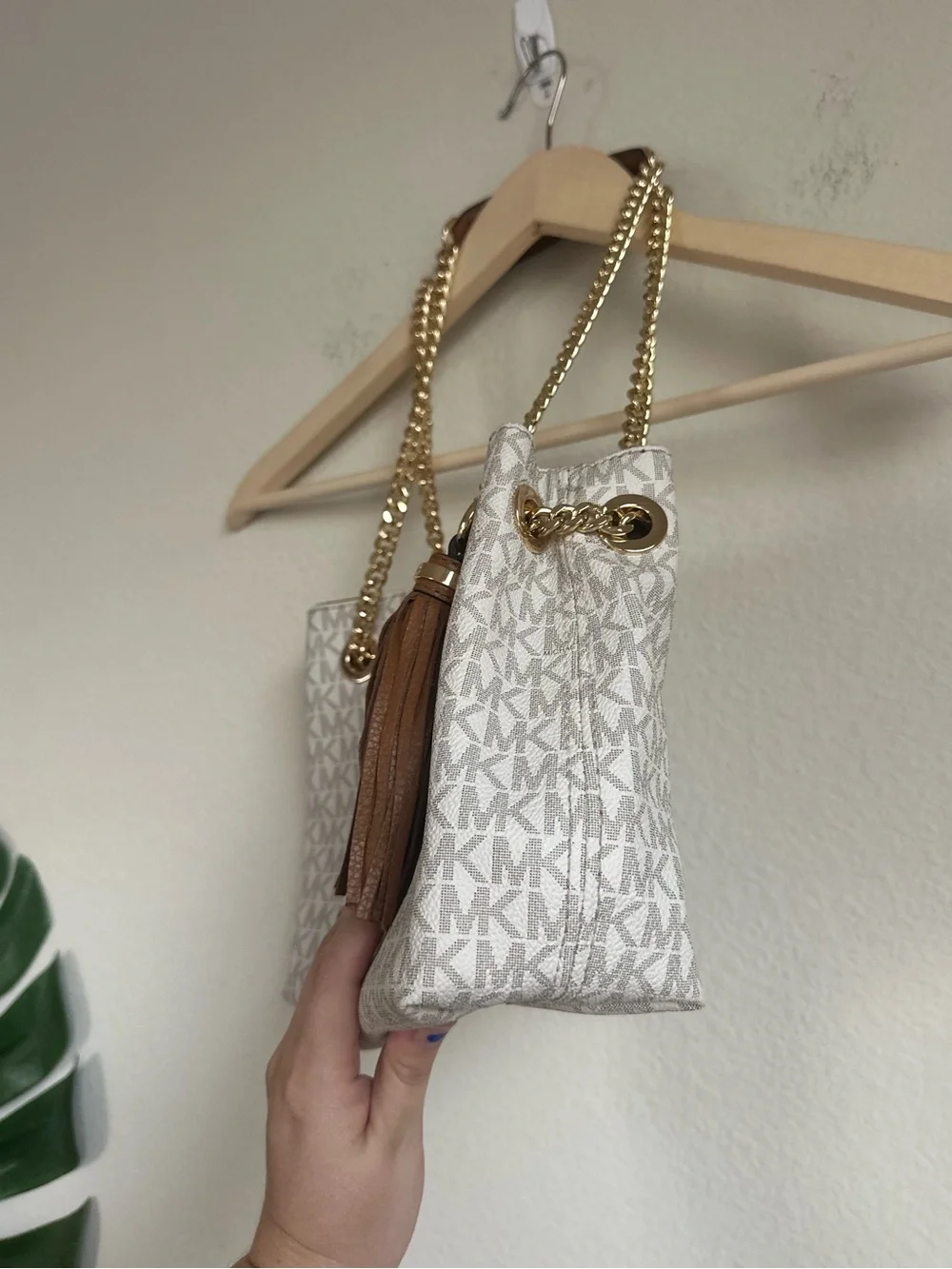 Michael Kors Jet Set Chain Medium Shoulder Messenger Bag